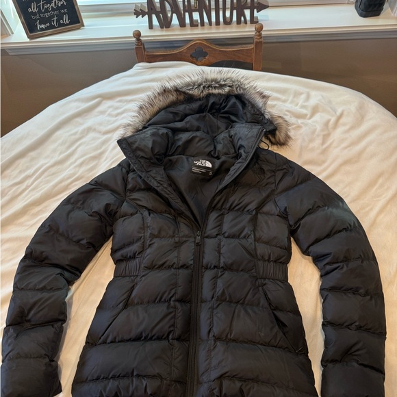 The North Face Women's Black Hooded Puffer Jacket with Faux-Fur Trim - Picture 3 of 3